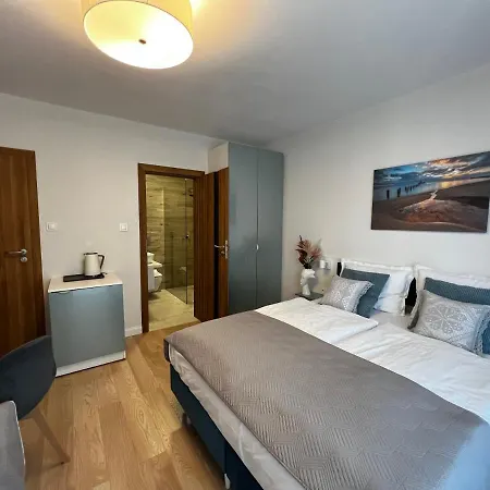 Lazur Casa de hóspedes 3*