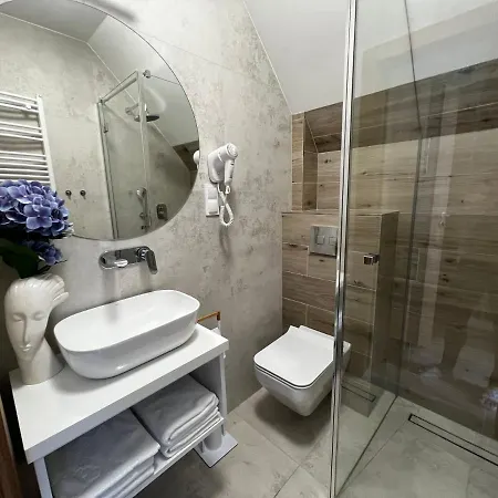 Lazur Casa de hóspedes 3*